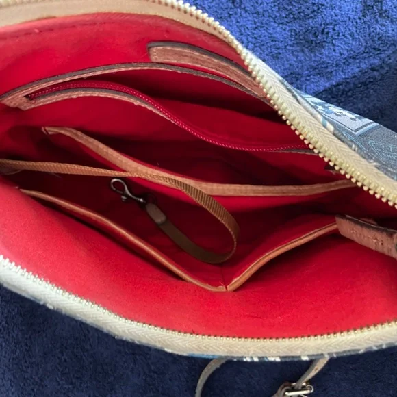 Disney Cruise Line Dooney & Bourke Crossbody Purse - Picture 5 of 9